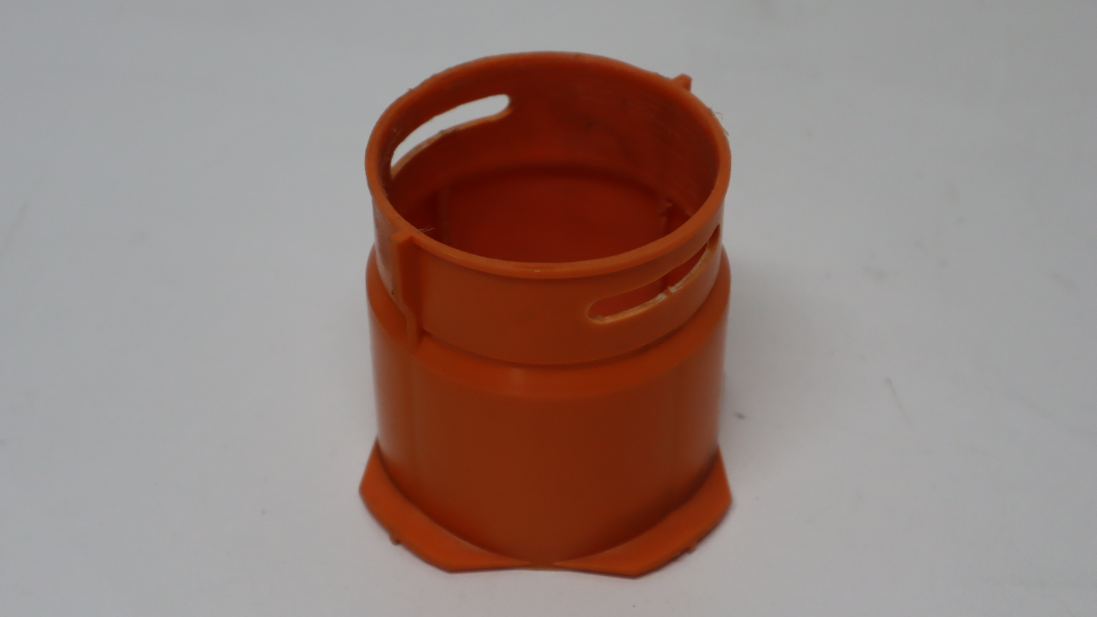CYLINDER, INNER, TRIMMED MADE FROM 83-01-8946